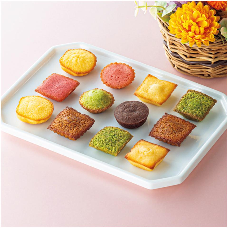 【父の日】アンリ・シャルパンティエプティ・ガトー・アソルティとプリザーブドフラワー「ガーデン」 商品画像(1)