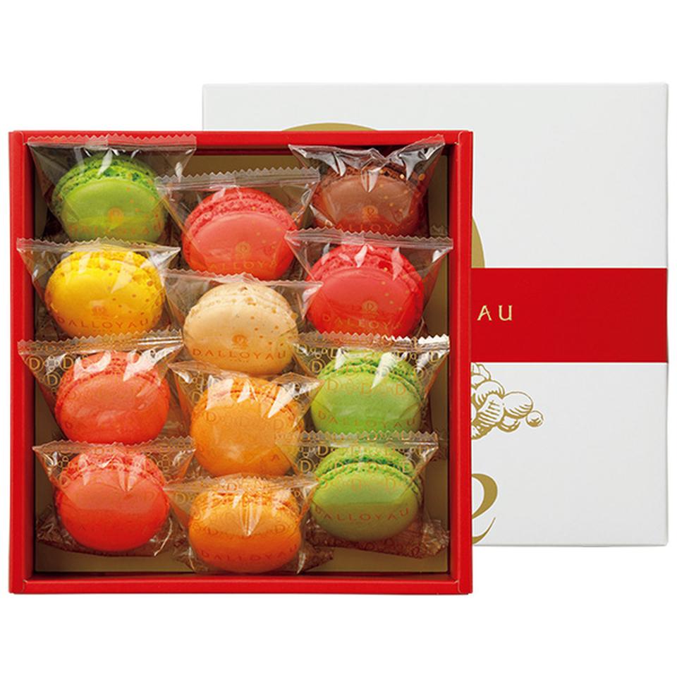 【夏の贈りもの】ダロワイヨ　季節のマカロン入り詰合わせ（１２個入） 商品サムネイル